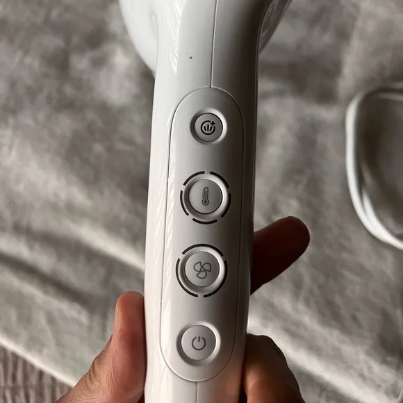 T3 Aireluxe Hair Dryer - Picture 2 of 4